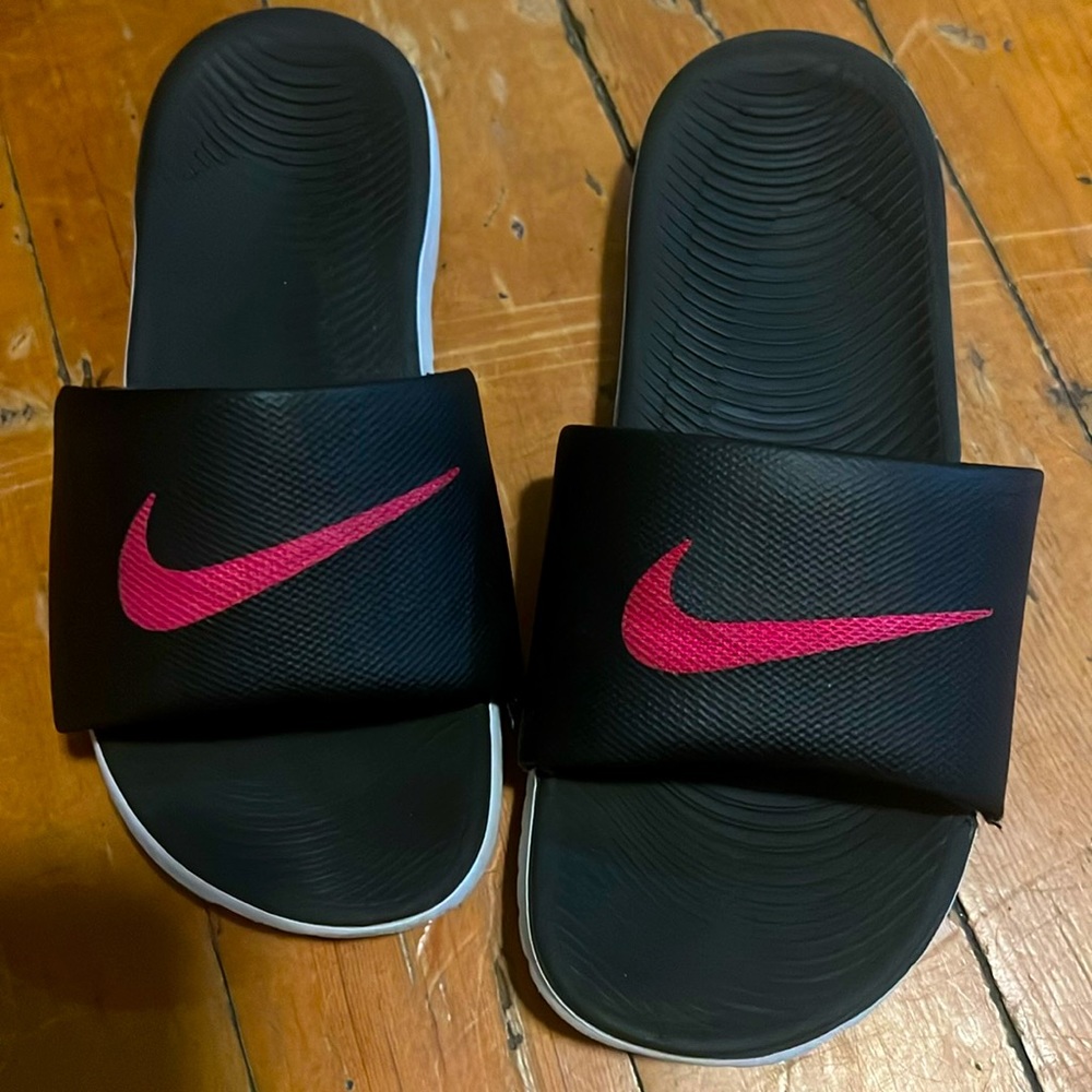 Nike slides 8.5